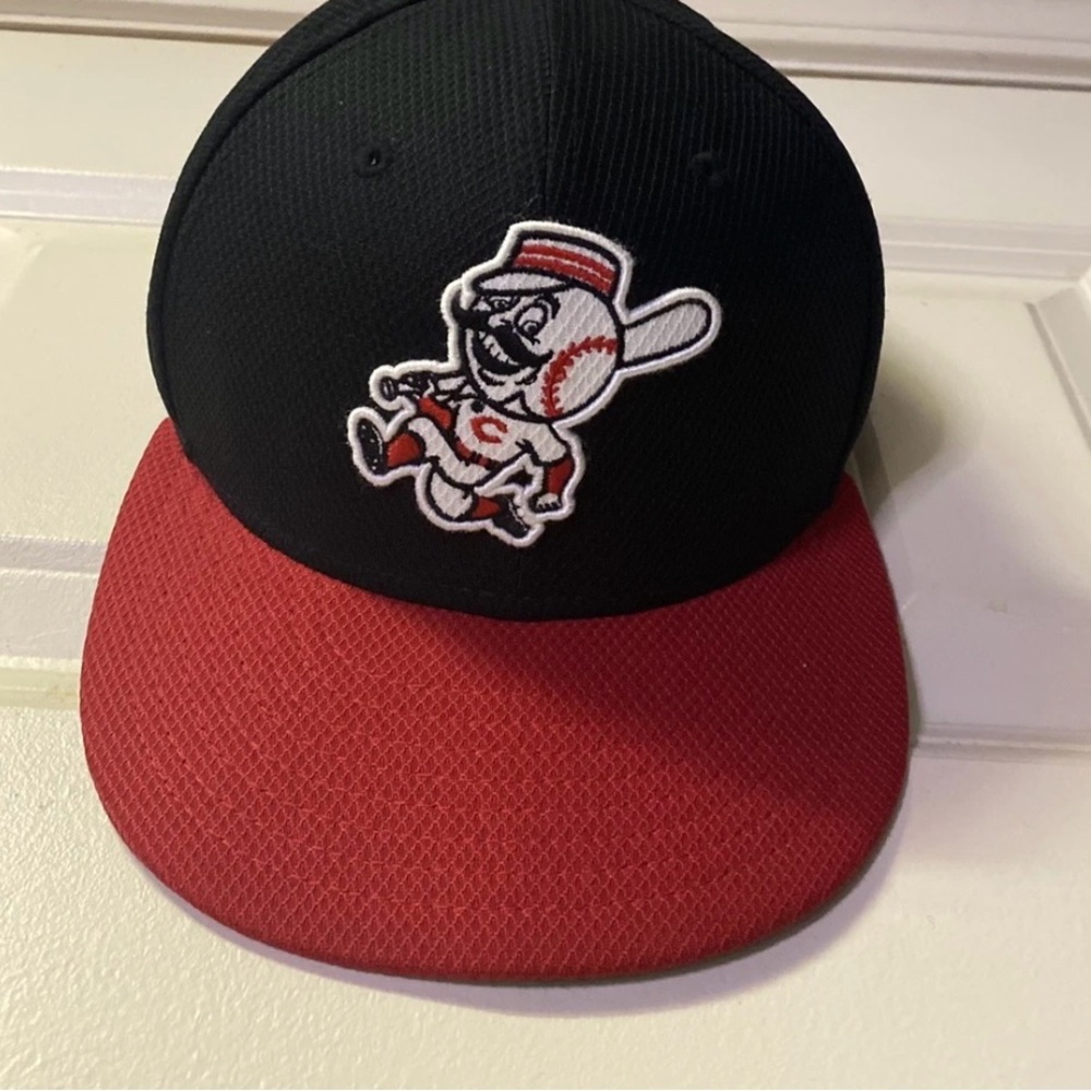 Cincinnati Reds ~ Baseball Cap ~ MLB ~ Major League Baseball ~ Size 7 1/2